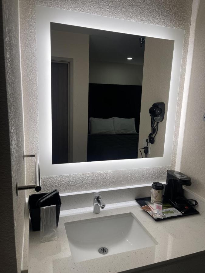 Fairway Inn Iowa Екстериор снимка