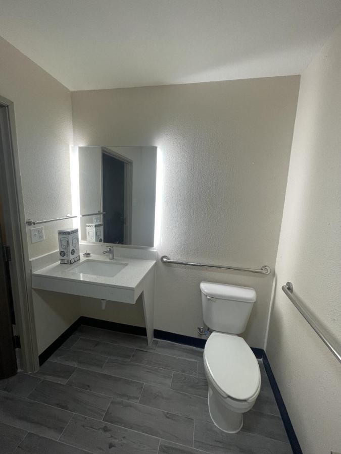 Fairway Inn Iowa Екстериор снимка